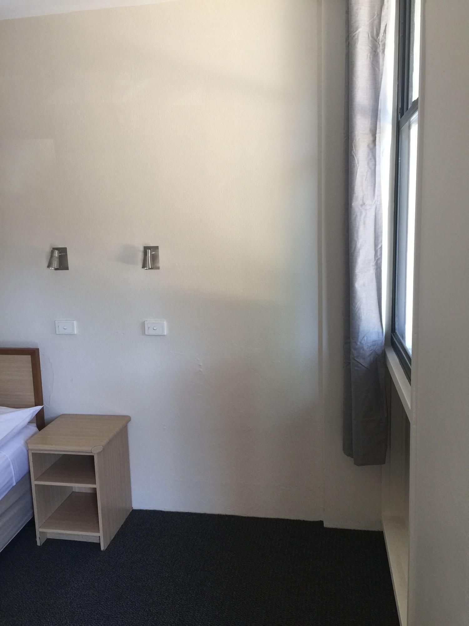 Motel Poinciana 3*